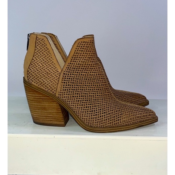 Vince Camuto Gibbela Perforated Leather Western Bootie (Size: 8.5) - Picture 6 of 9